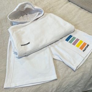 Hooded sweatshirt with sweat shorts. Zara / Pantone brand.